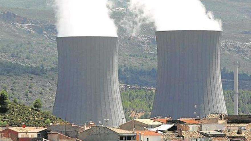 Las centrales crean sus depósitos sin esperar al cementerio nuclear