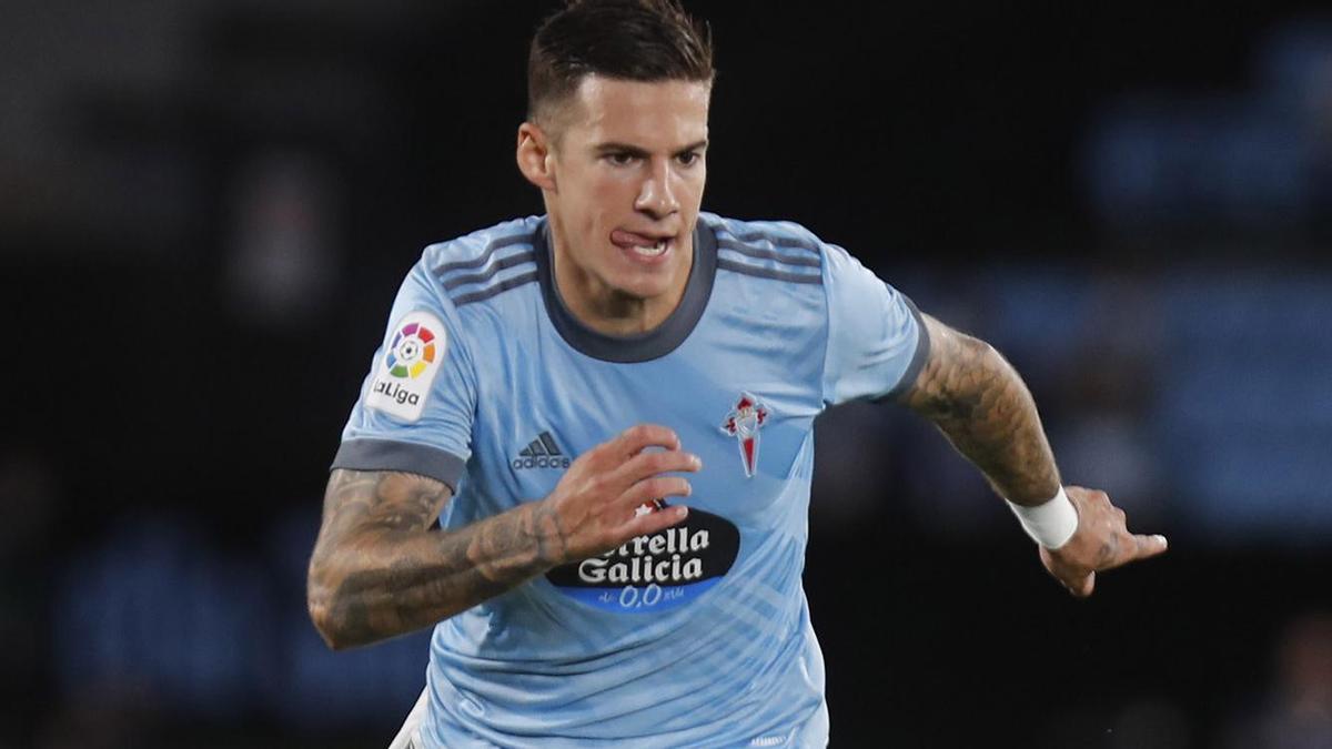 Santi Mina durante un partido del Celta la temporada pasada