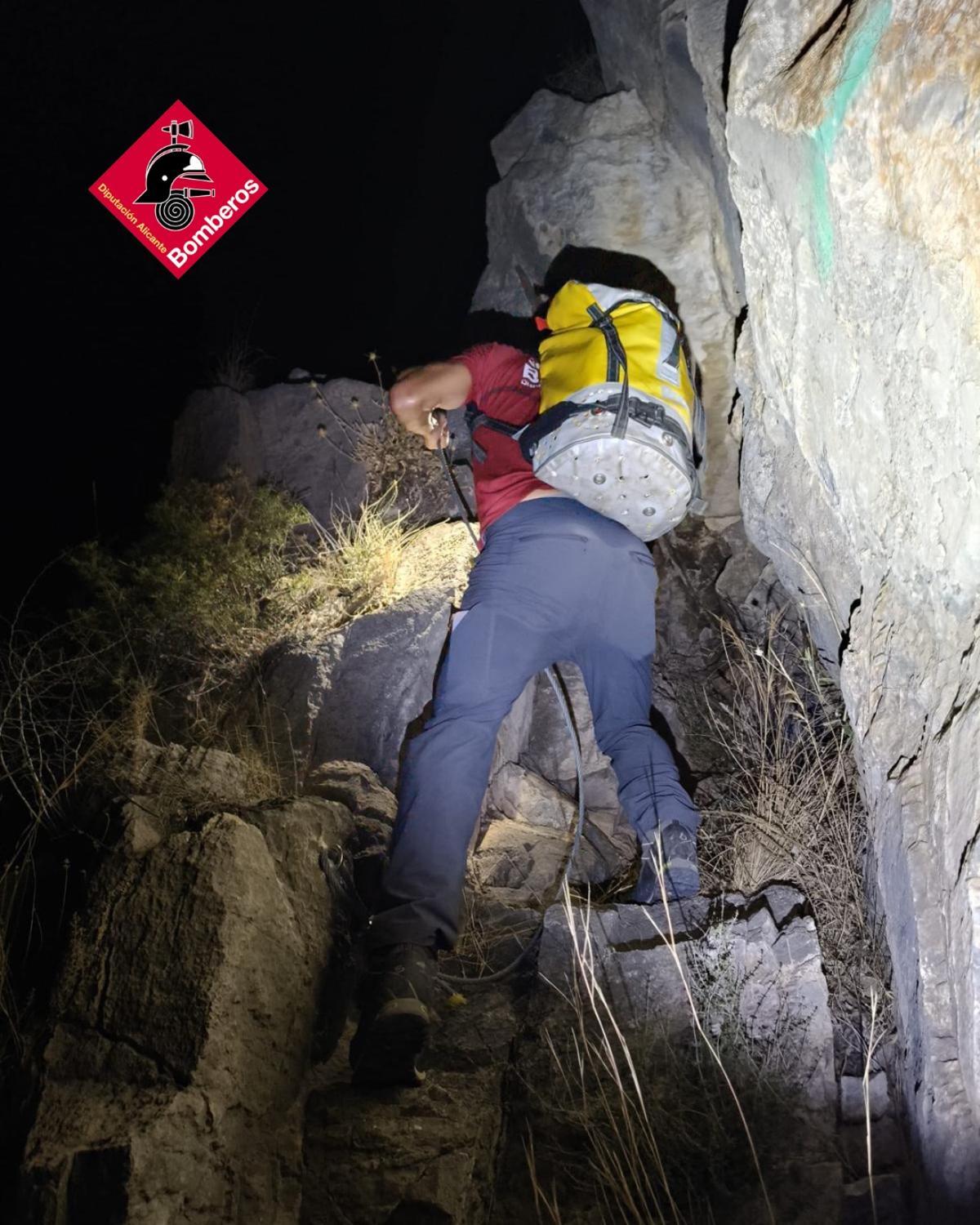 El rescate se realizó de madrugada por la vía ferrata.