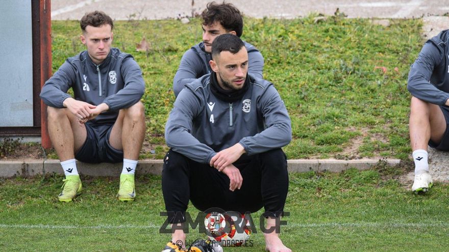 El Zamora CF se acerca a cuatro puntos del descenso