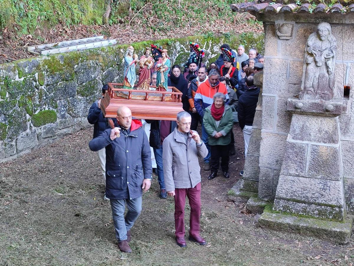 La Romaría de Santos Reis en Bueu, en la capilla diseñada por Urbano Lugrís