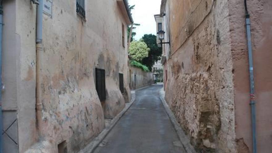 algunos de los puntos de la ruta: la Casa del Doctor Castell, la calle Corralot con la pared de la Casa l&#039;Oficialat y la Murà. f m. g.