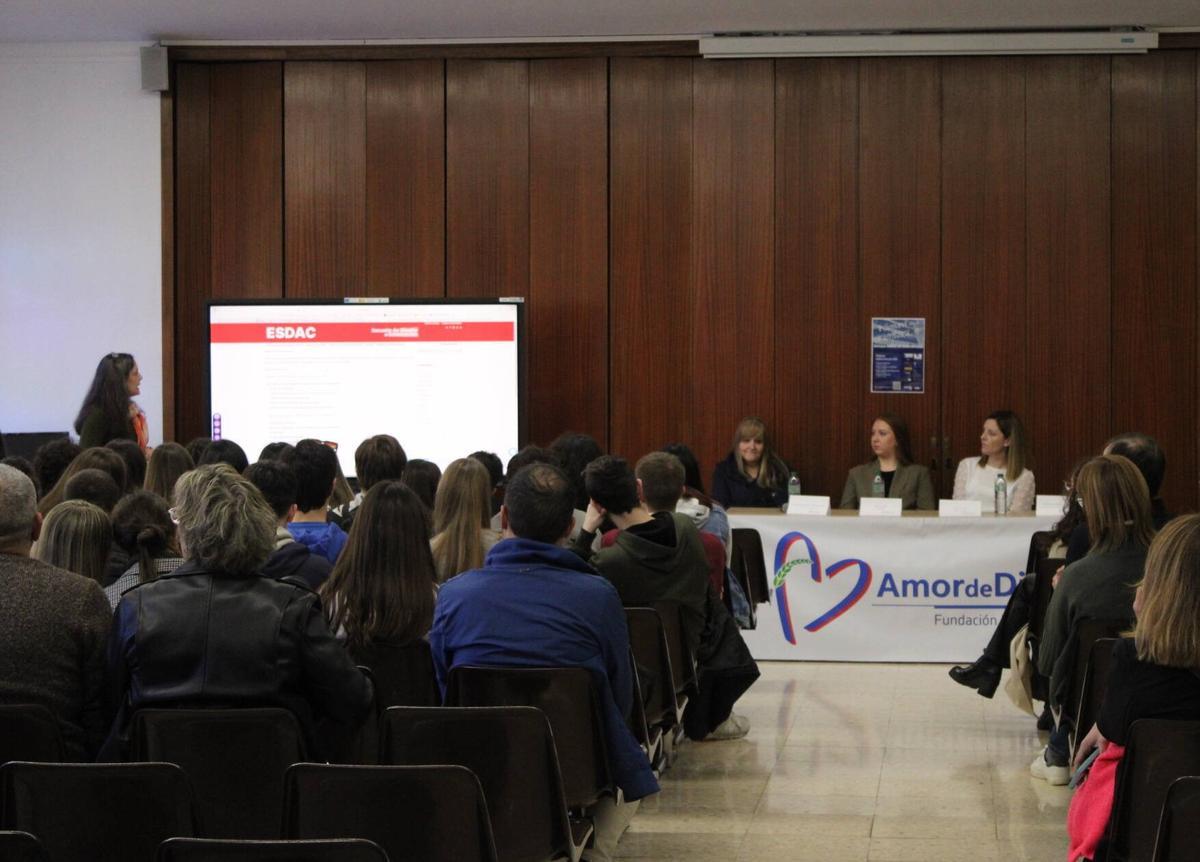 Una de las charlas ofrecidas en la pasada edición.