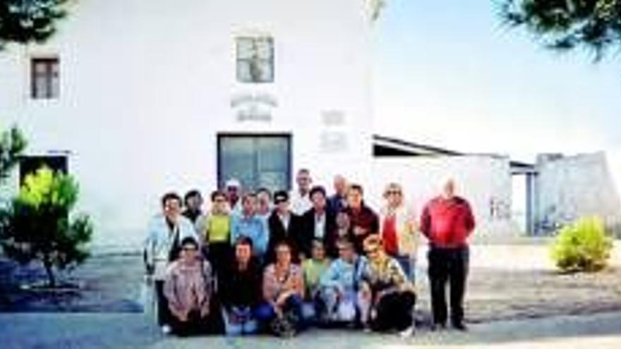 Torres celebra su romería a la ermita del Castellar