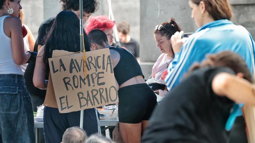 Acampada por la vivienda en Santa Cruz
