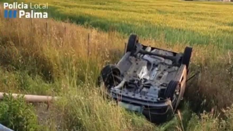 Tres heridos tras volcar su coche en la carretera de Valldemossa