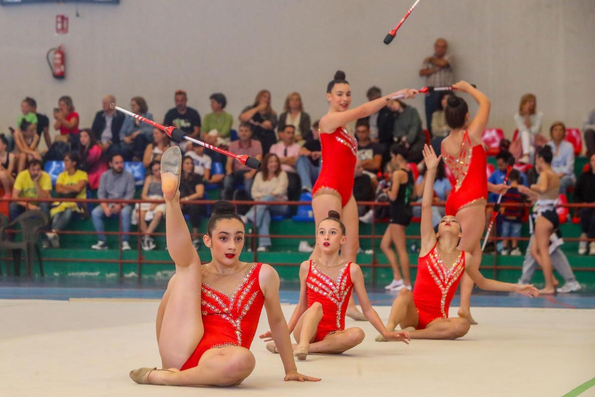 El Torneo Vilarousa hace de la gimnasia rítmica un espectáculo en Catoira
