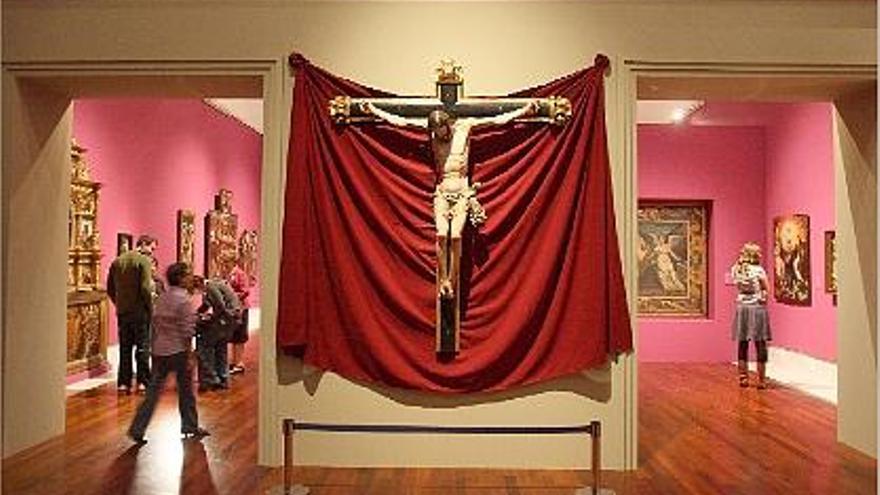 Cristo en madera realizado por Forment en 1525, en la exposición del Museo San Pío V.