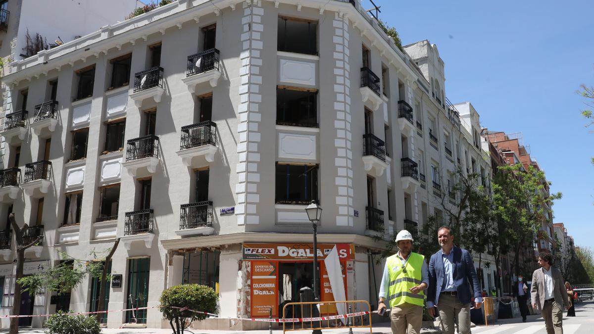 El edifico que sufrió una explosión en Madrid este pasado viernes.