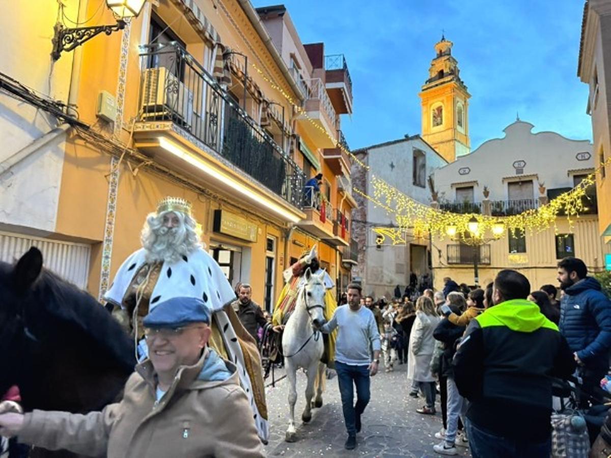 Llegada de los Reyes Magos a Serra en 2023