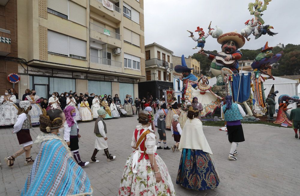 Visita de las comisiones falleras a Gilet y Faura.