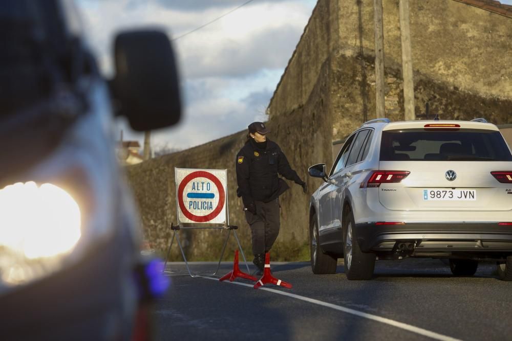 Control de la Policía Nacional en Avilés