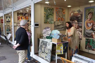 Feria de artes plásticas en los jardines de Méndez Núñez