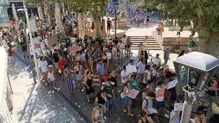 Sóller se moviliza contra la masificación turística: unas 2.000 personas salen a la calle