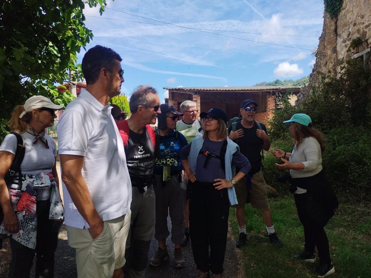 Así fue la visita a Láneo (Salas) de la Federación Nacional de Asociaciones Culturales y Recreativas de Empleados de Cajas de Ahorros
