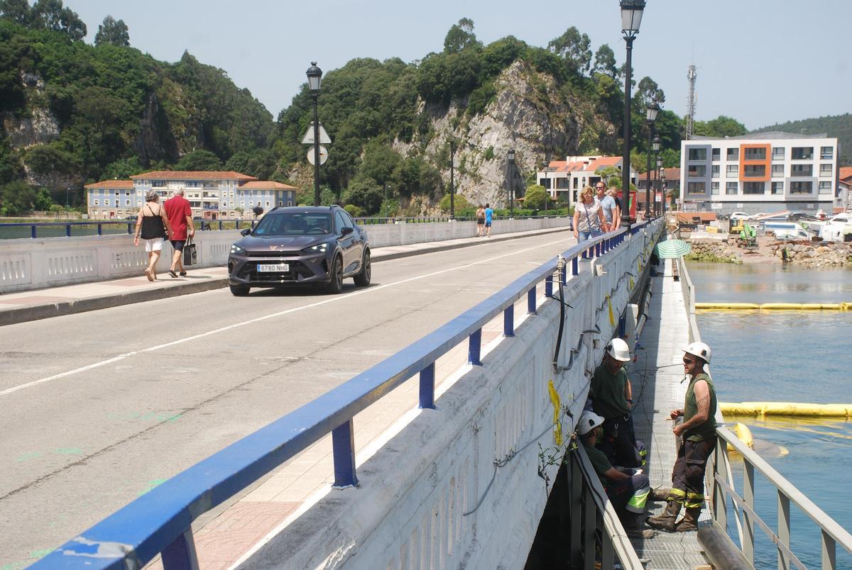 Obras en el puente de Ribadesella.zip