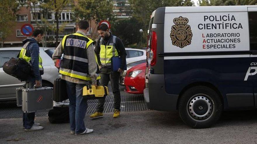 El pederasta de Madrid llega a la casa donde llevaba a las niñas para asistir al registro