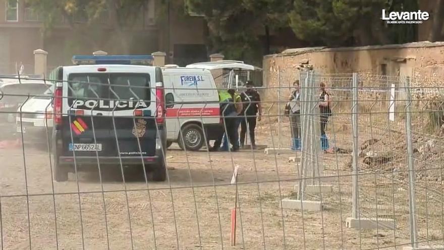 Levantamiento del cadaver que ha aparecido degollado en Las Fuentes.