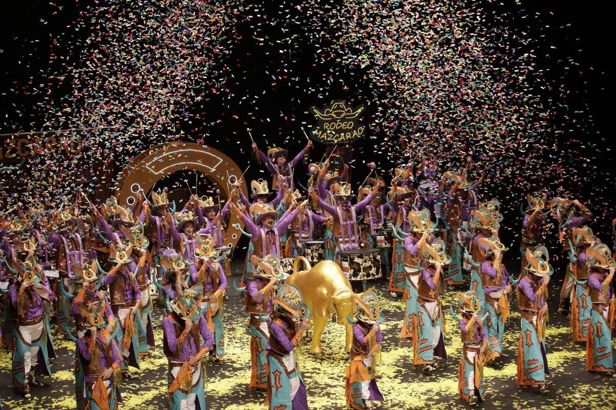 El primer pase del concurso de charangas de Gijón, en imágenes