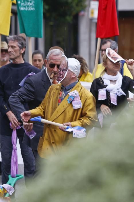 Manifestación "Pasacalles por la digindad" en Gijón