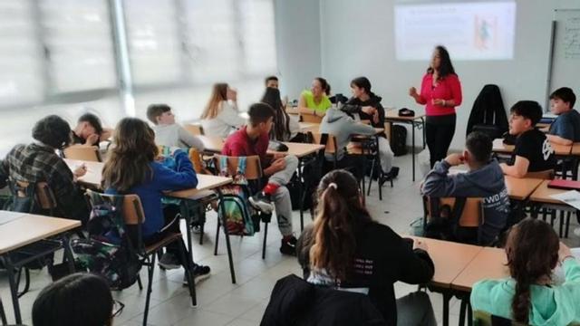Imagen de archivo de un seminario impartido por Agareso en un instituto gallego. |  Cedida