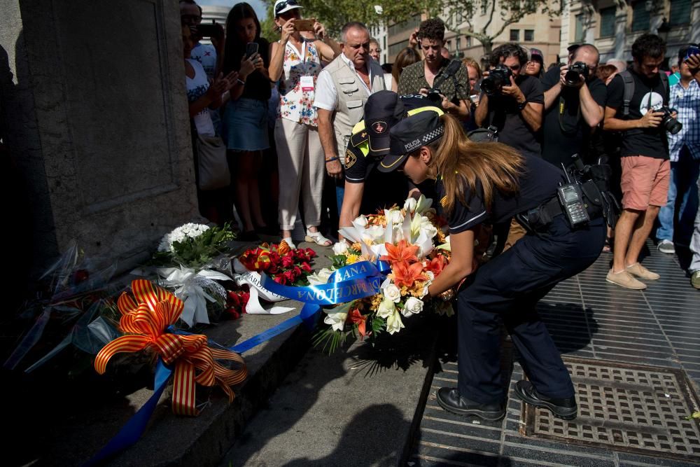 Homenaje en Las Ramblas a las víctimas de los atentados de Cataluña