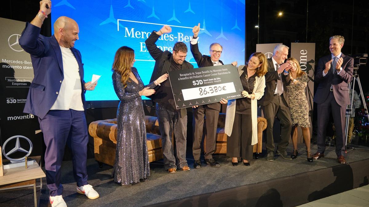 La gala benèfica, presentada per Llucià Ferrer i Laia Ferrer, va reunir prop de 250 persones