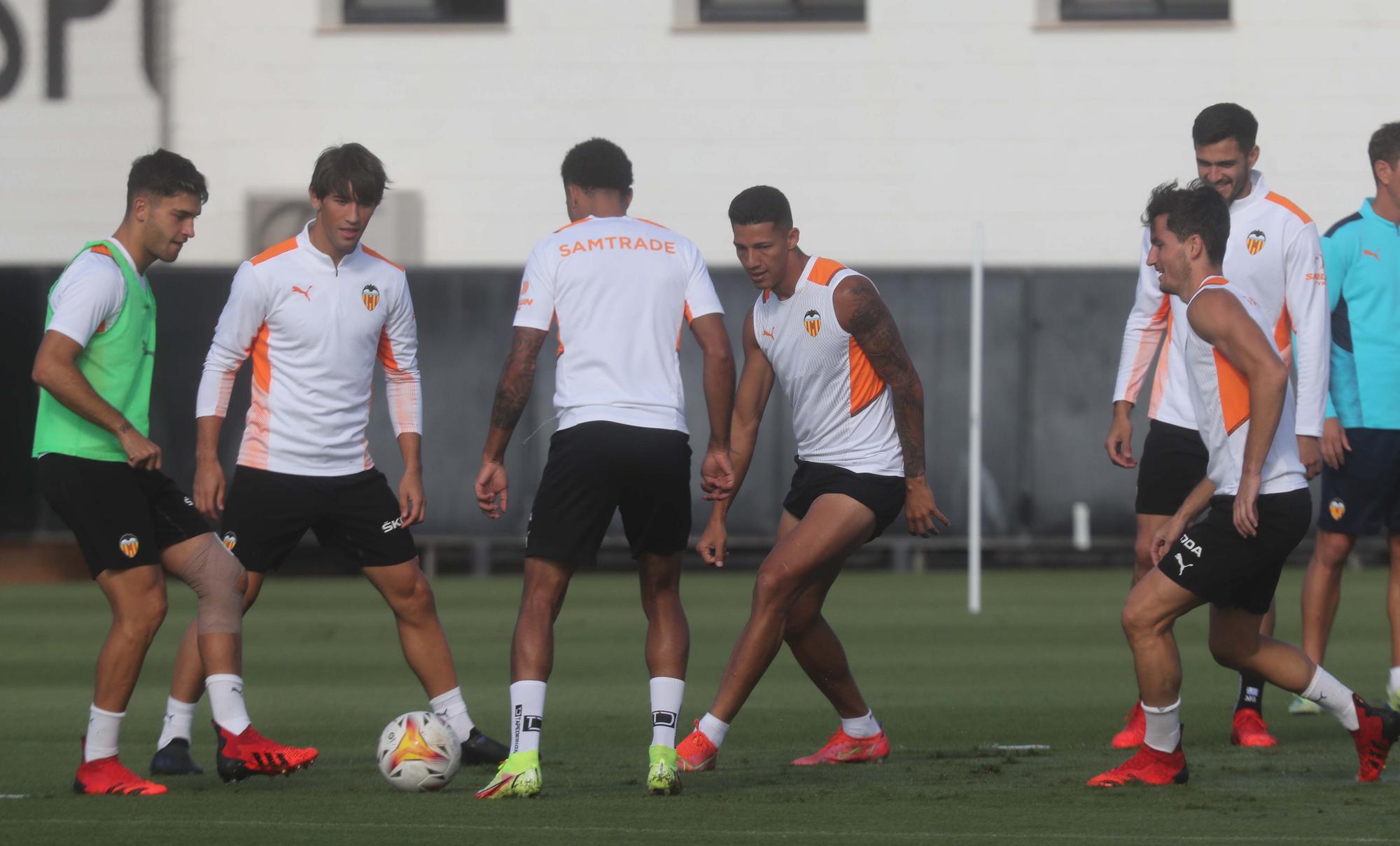 Entrenamiento del Valencia previo al partido frente al Sevilla