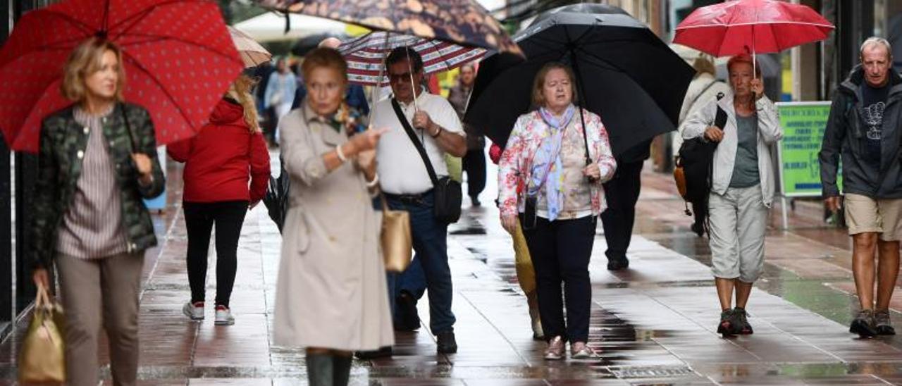 La lluvia hizo acto de presencia en los últimos dos días en Pontevedra de manera intensa. |   // G. SANTOS