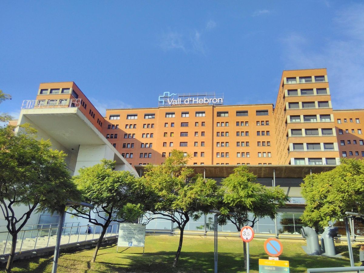 Fachada del Hospital Vall dHebron de Barcelona. Fachada del Hospital Vall dHebron de Barcelona.