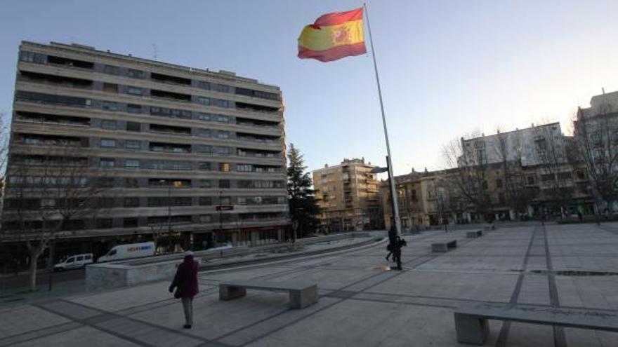 San Damián reclama que se vuelva a instalar la bandera de España en la Marina