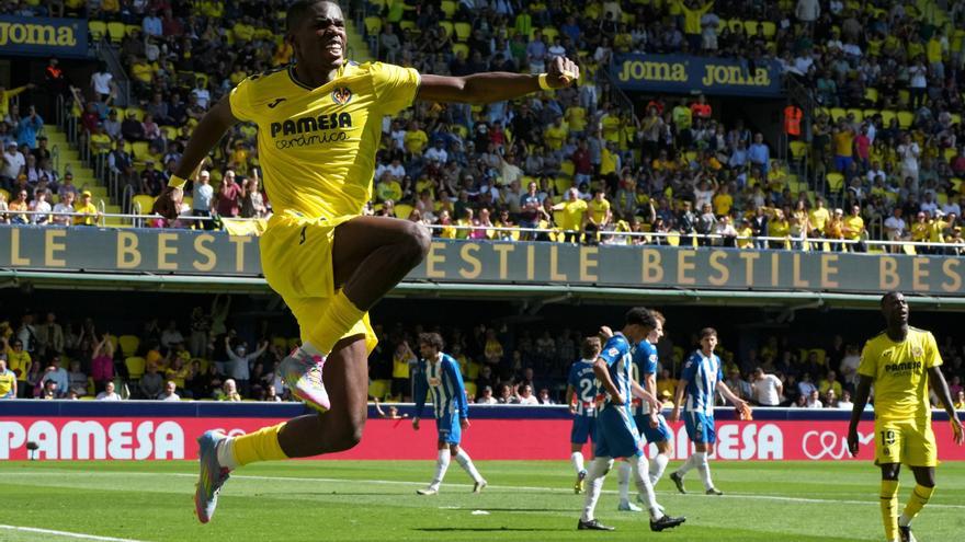 La Premier suspira por Barry, el delantero emergente del Villarreal