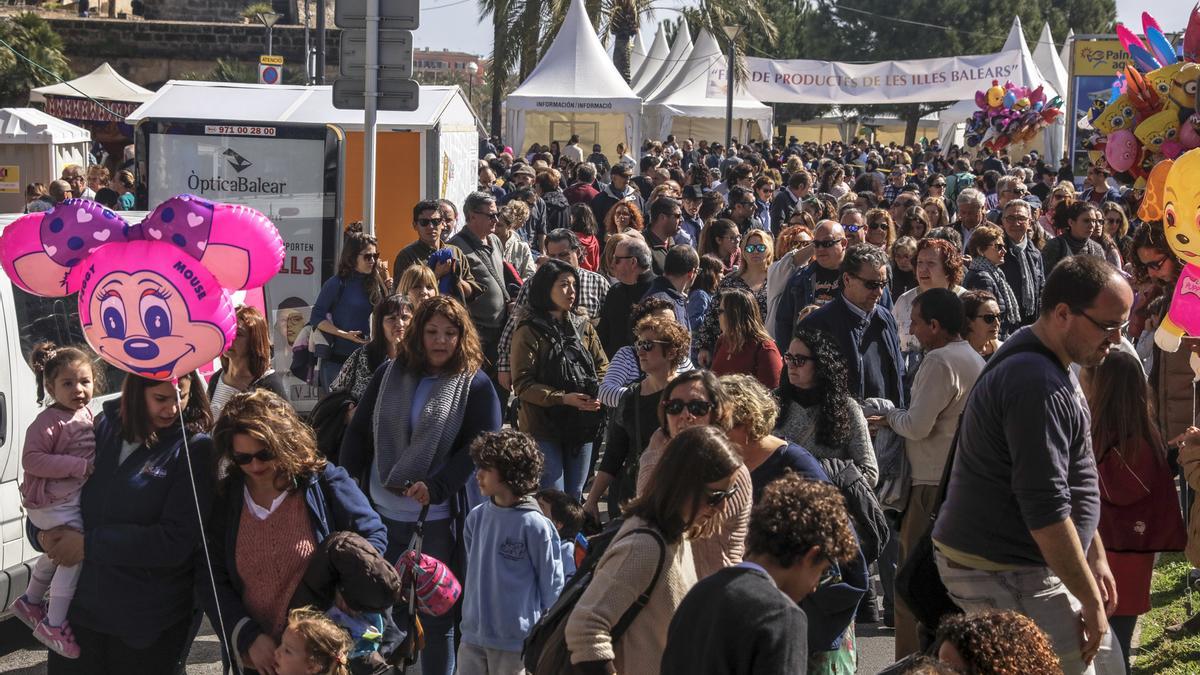 Imagen de archivo de la celebración del Dia de les Illes Balears entre sa Feixina y el Passeig Sagrera