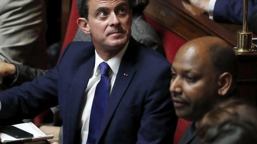 Valls, ayer, en la sesión de la Asamblea Nacional francesa. // Efe