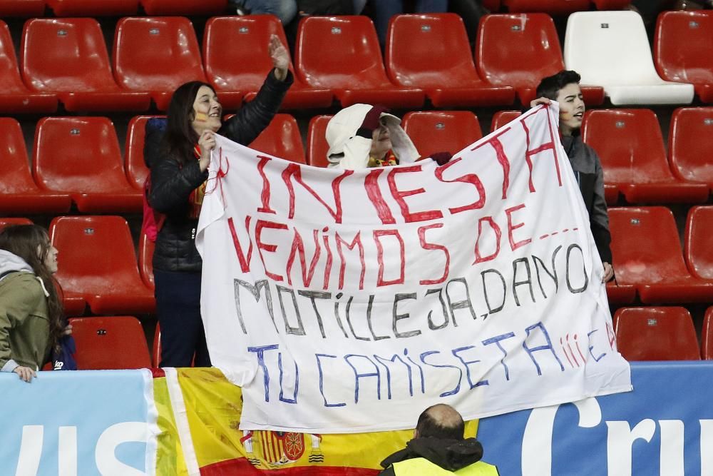 Entrenamiento de la selección española en El Molinón.