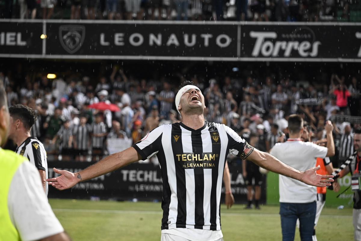 Galería | Castalia celebra el triunfo del Castellón en un partido que siempre será recordado Galería | Castalia celebra el triunfo del Castellón en un partido que siempre será recordado