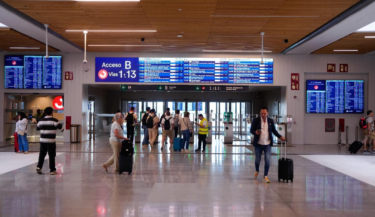 El proceso de remodelación culminó este lunes con la apertura del nuevo vestíbulo principal.
