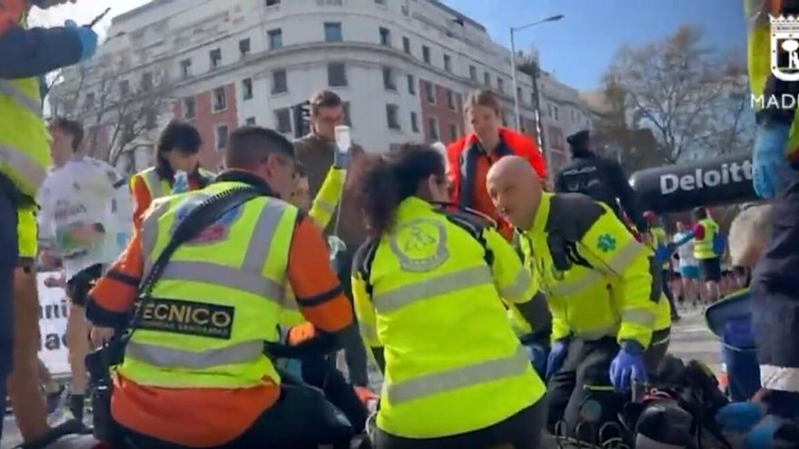 Emergencias ha atendido a dos jóvenes con parada cardiorrespiratoria durante la medio maratón de Madrid
