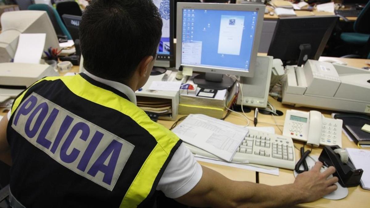 Un agente de la Policía Nacional en una imagen de archivo.