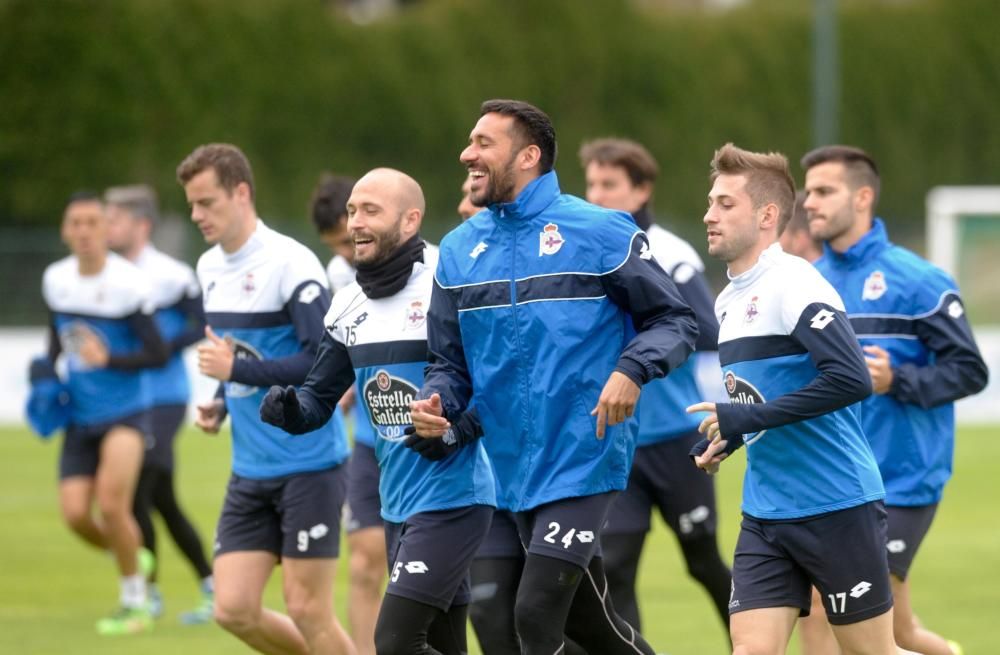 Preparativos para recibir al Barcelona en Riazor