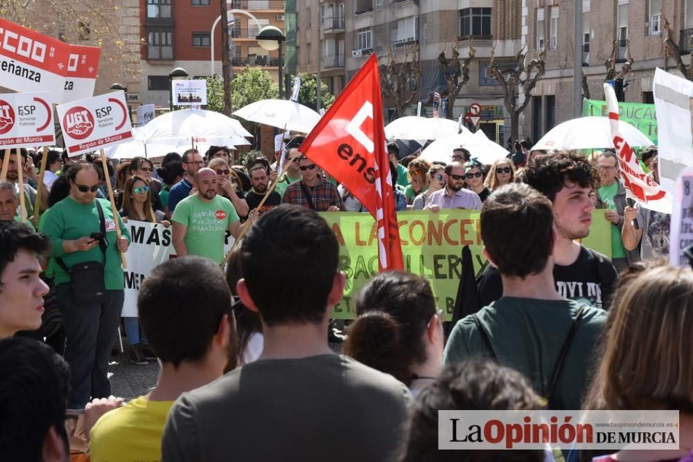 Protestas por Educación por las calles de Murcia