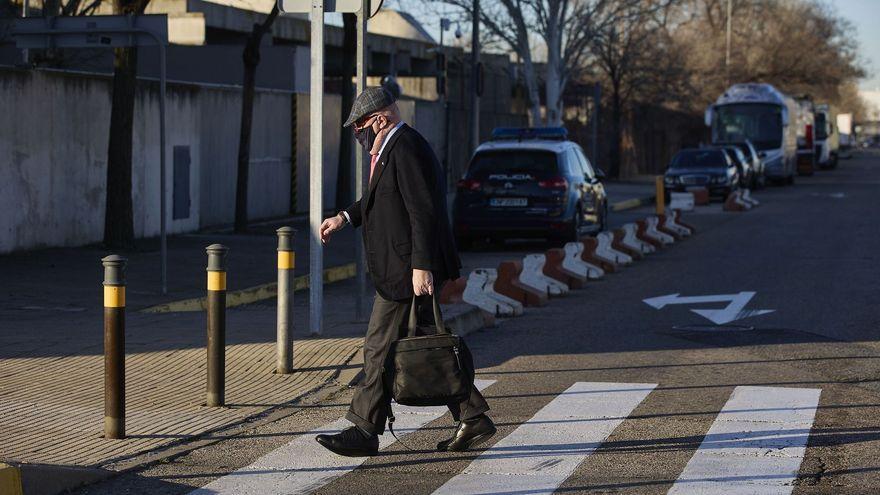 El comisario jubilado José Manuel Villarejo a su llegada a una nueva sesión del juicio por ‘Tándem’ en la Audiencia Nacional.