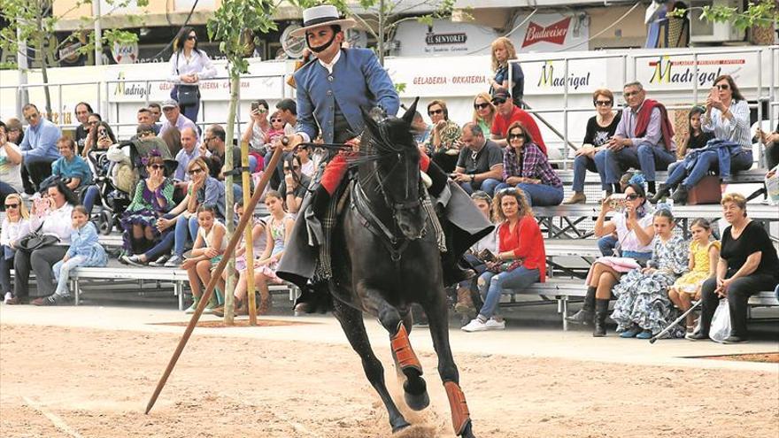 Caballos y flamenco para clausurar la Feria de Abril