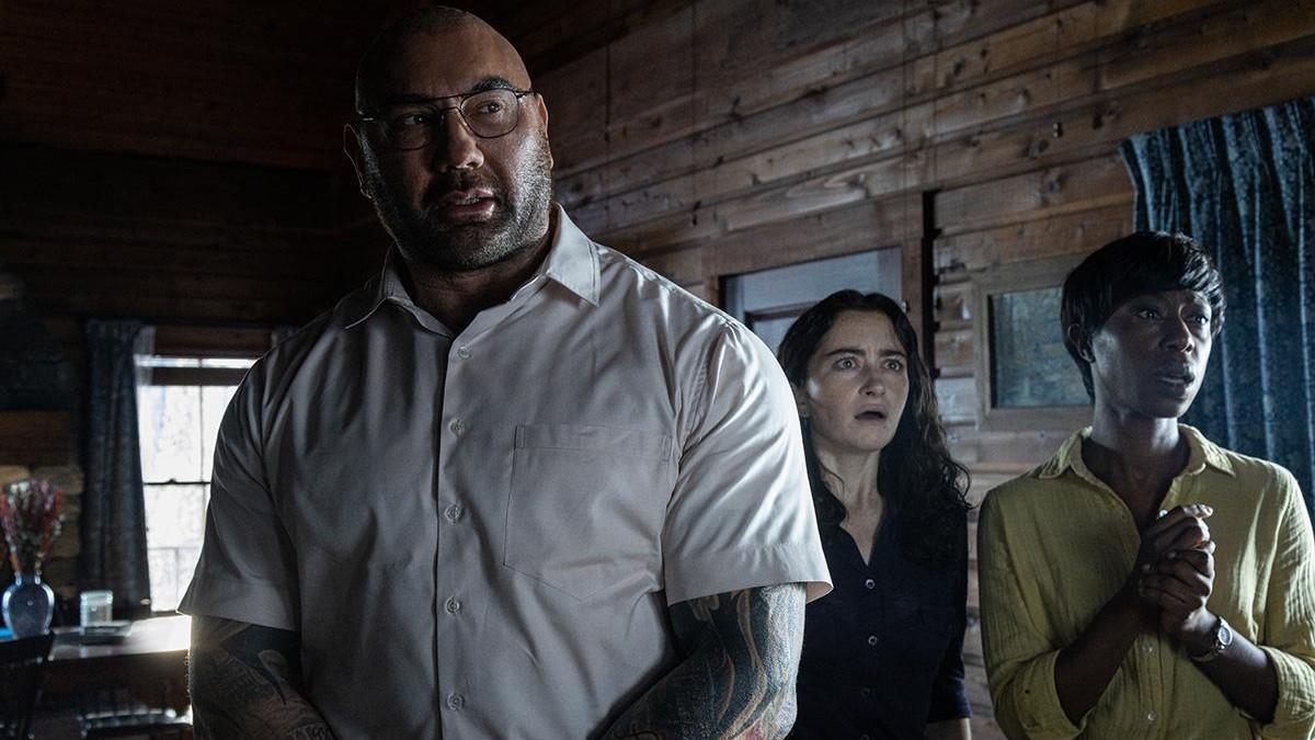 Dave Bautista, en un fotograma de 'Llaman a la puerta', de M. Night Shyamalan