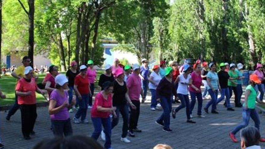 200 persones de La Seu d&#039;Urgell i Andorra participen en la diada esportiva de la gent gran