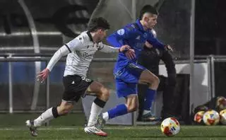 El Real Oviedo Vetusta remonta al filial del Burgos bajo la lluvia (1-2)