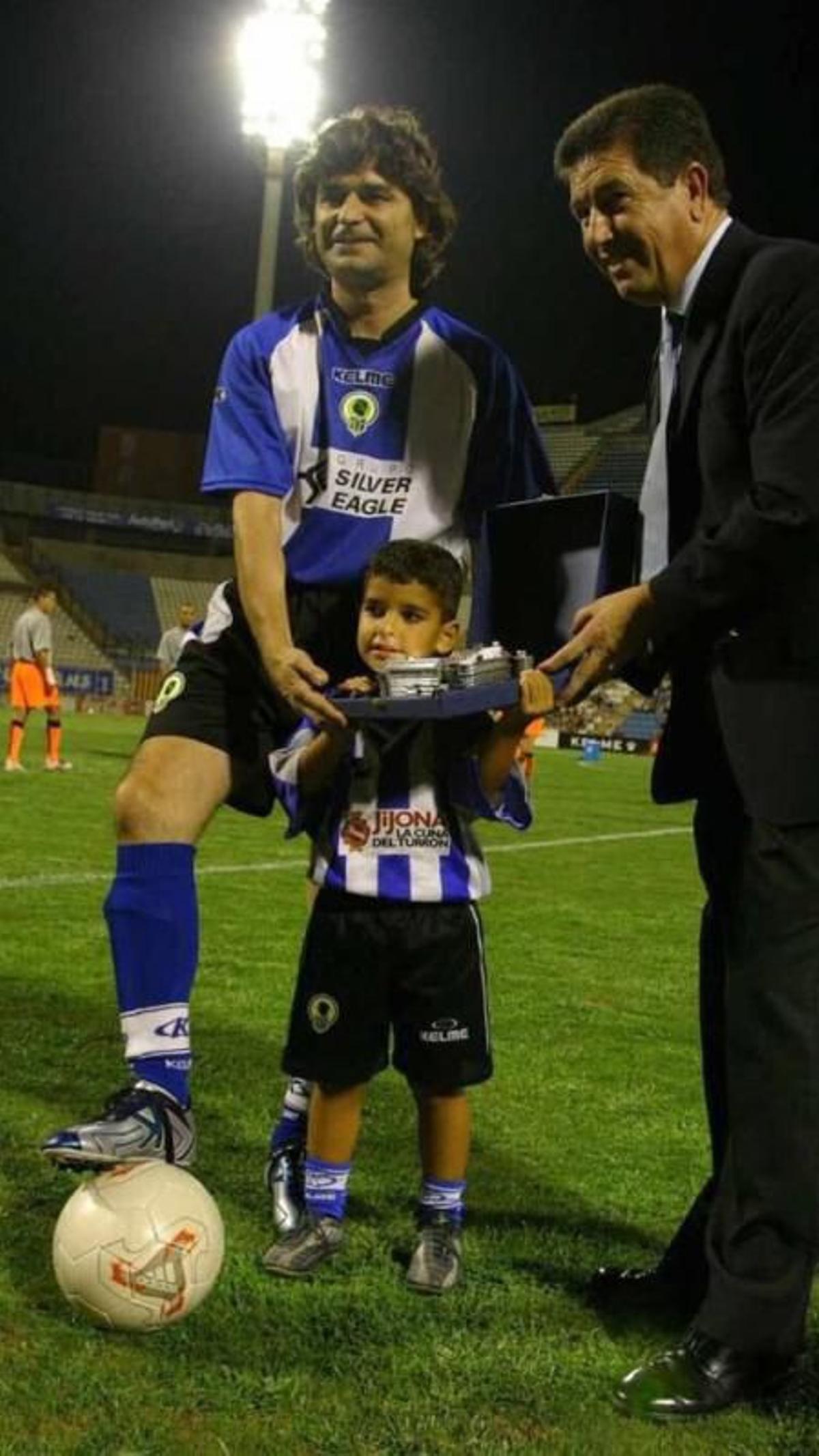 Paquito y Andy, ambos con los colores del Hércules.