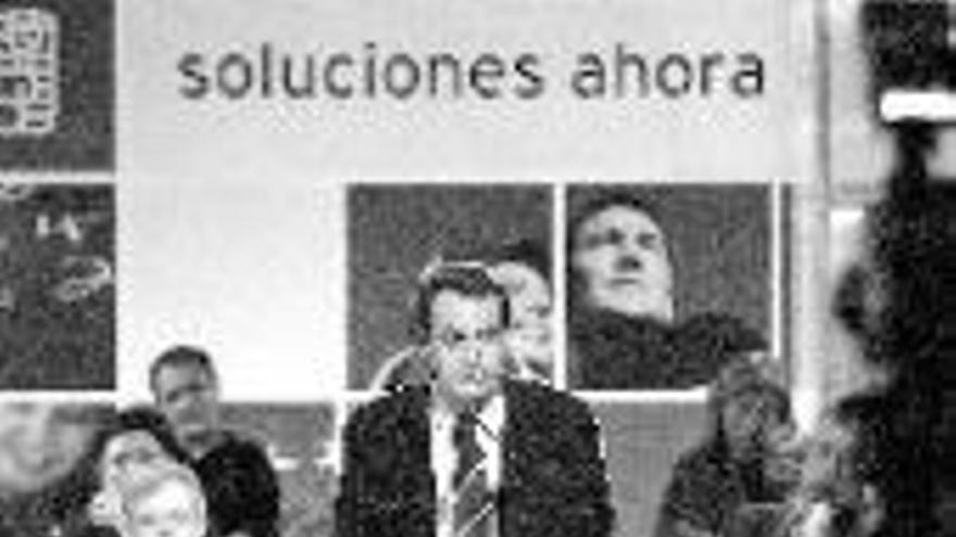 Zapatero rechaza la reforma que encarcelaría a Ibarretxe