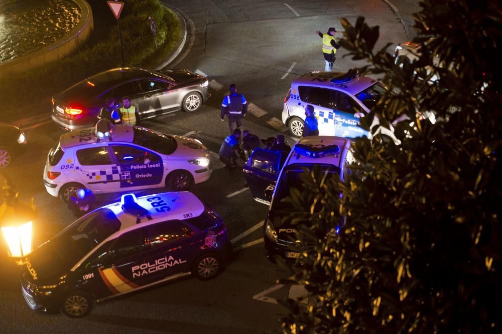 Accidente de tráfico en la rotonda de San Lázaro, en Oviedo