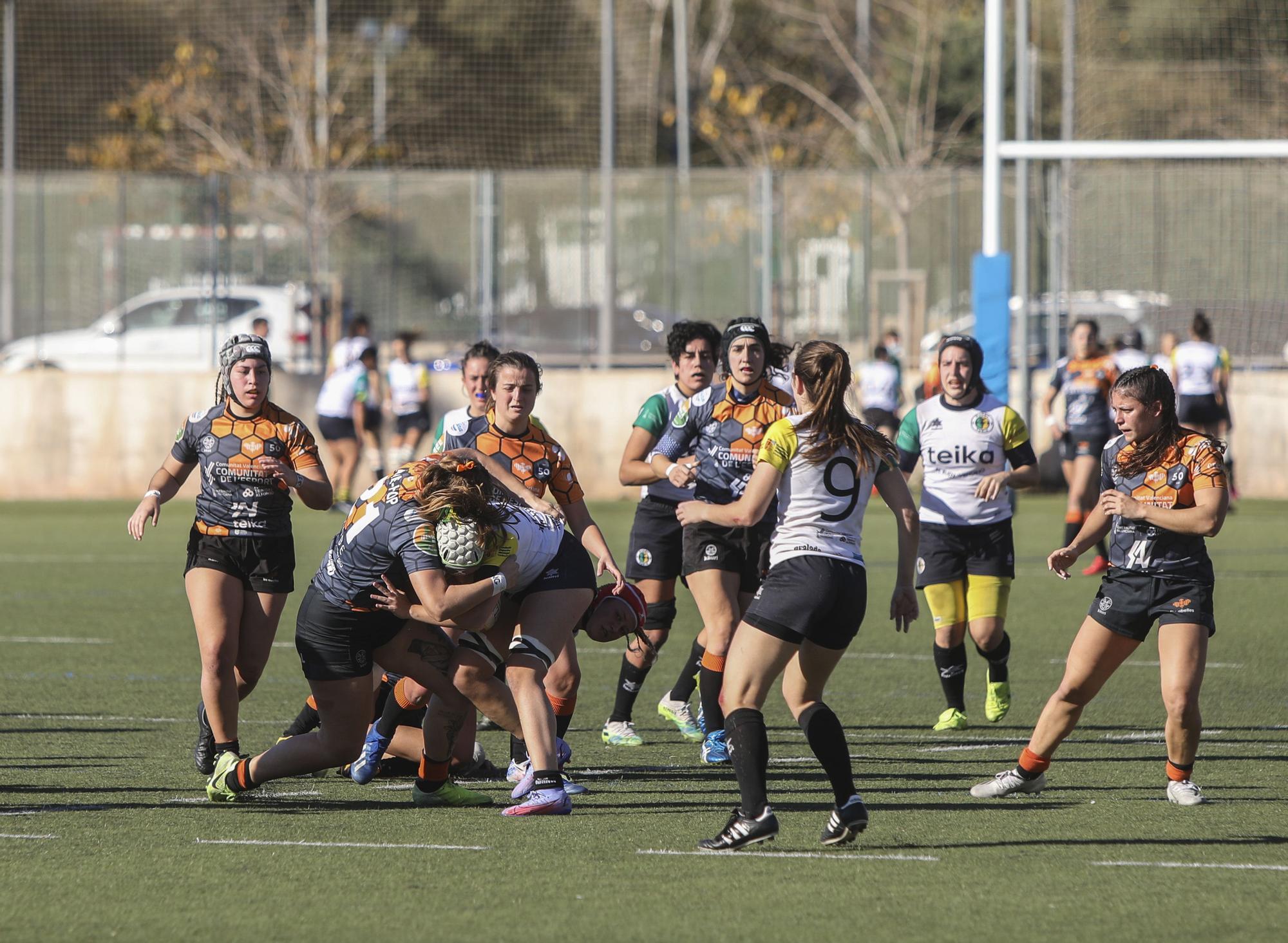 Derbi Teika femenino entre Les Abelles y Rugby Turia (12-18)